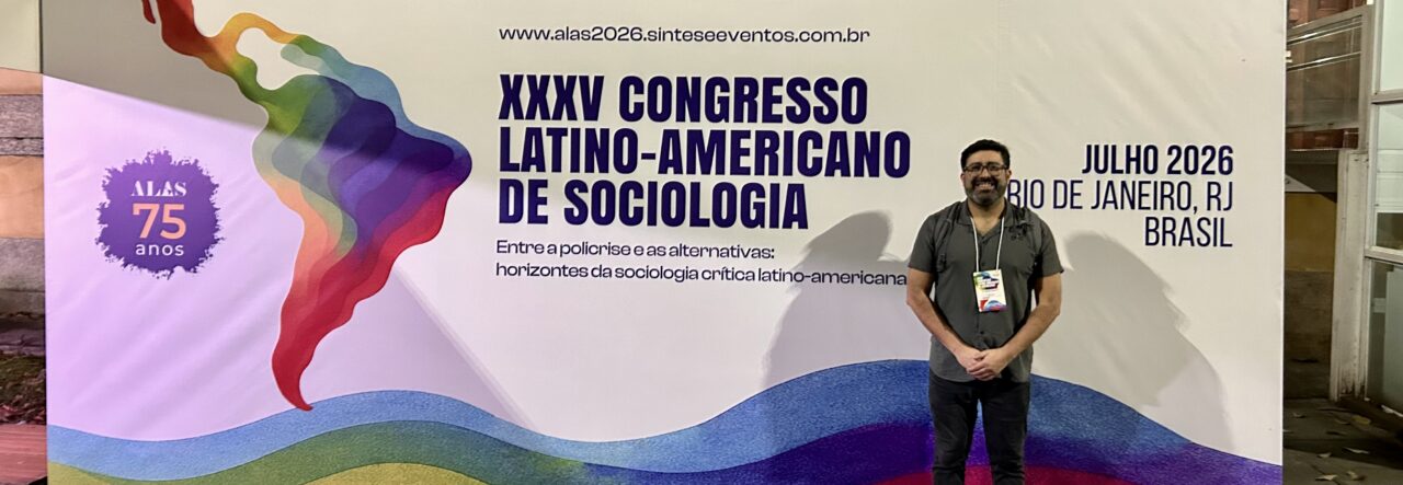 Académico del CEDER ULagos presenta investigaciones sobre conflictos costeros y bienes comunes en congreso ALAS 2026 en Brasil